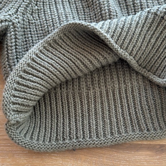 H&M Chunky Knit Turtleneck Sweater - Picture 3 of 7